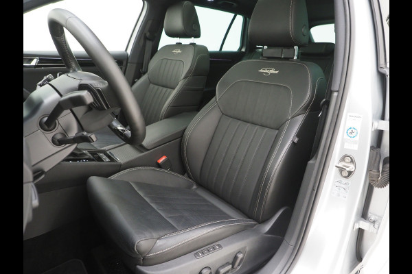 Škoda Superb Combi 1.4 TSI iV Laurin & Klement | Panoramadak | Leder | Massage | Canton | Stoelkoeling | 360 | Keyless | Sfeerlicht