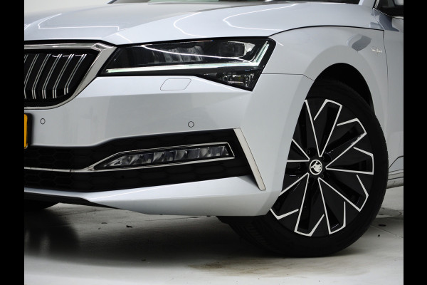 Škoda Superb Combi 1.4 TSI iV Laurin & Klement | Panoramadak | Leder | Massage | Canton | Stoelkoeling | 360 | Keyless | Sfeerlicht
