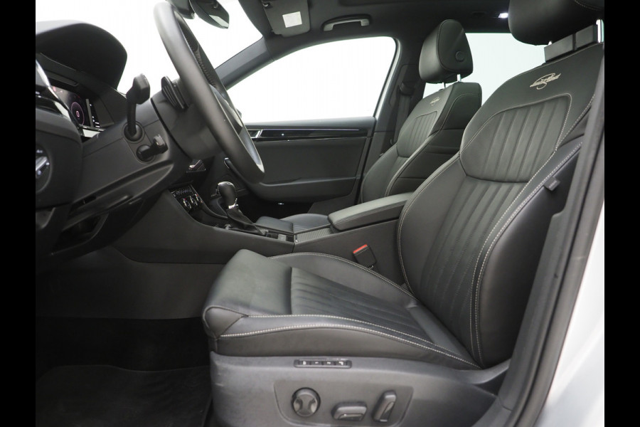 Škoda Superb Combi 1.4 TSI iV Laurin & Klement | Panoramadak | Leder | Massage | Canton | Stoelkoeling | 360 | Keyless | Sfeerlicht