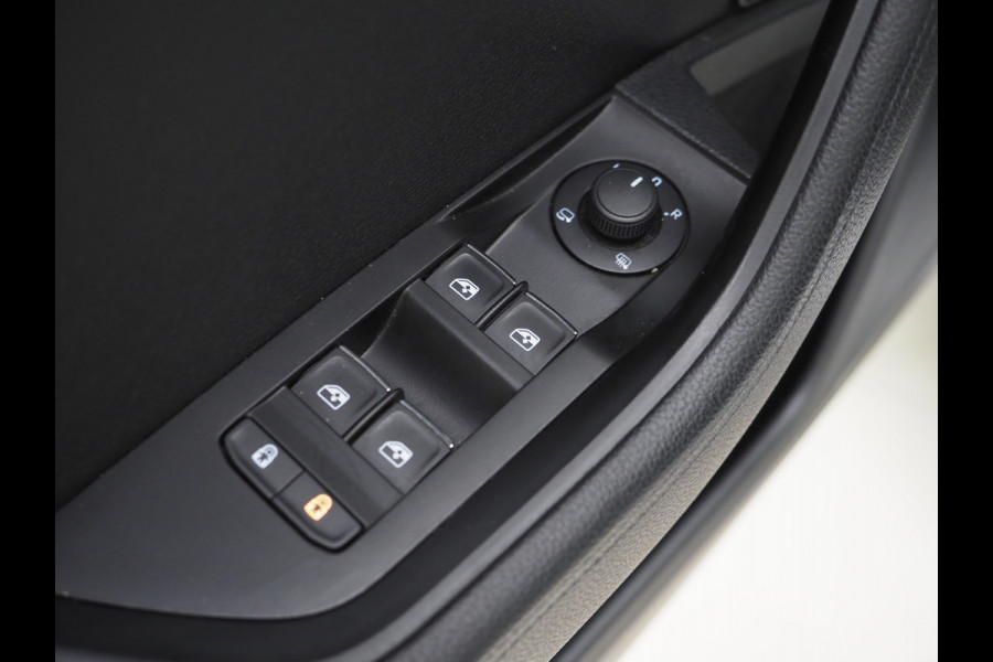 Škoda Superb Combi 1.4 TSI iV Laurin & Klement | Panoramadak | Leder | Massage | Canton | Stoelkoeling | 360 | Keyless | Sfeerlicht