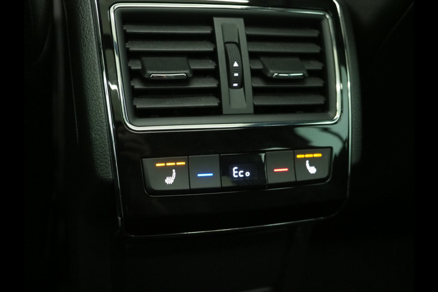 Škoda Superb Combi 1.4 TSI iV Laurin & Klement | Panoramadak | Leder | Massage | Canton | Stoelkoeling | 360 | Keyless | Sfeerlicht