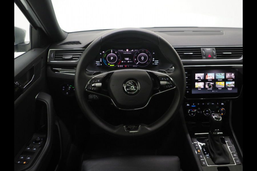 Škoda Superb Combi 1.4 TSI iV Laurin & Klement | Panoramadak | Leder | Massage | Canton | Stoelkoeling | 360 | Keyless | Sfeerlicht