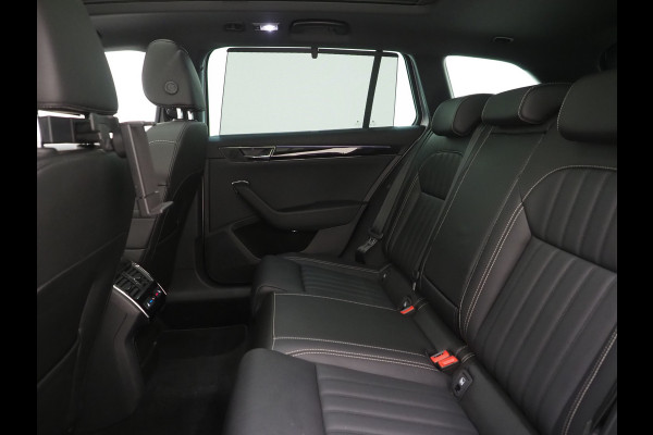 Škoda Superb Combi 1.4 TSI iV Laurin & Klement | Panoramadak | Leder | Massage | Canton | Stoelkoeling | 360 | Keyless | Sfeerlicht