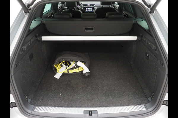 Škoda Superb Combi 1.4 TSI iV Laurin & Klement | Panoramadak | Leder | Massage | Canton | Stoelkoeling | 360 | Keyless | Sfeerlicht