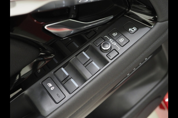 Land Rover Range Rover Evoque 1.5 P300e AWD SE | Panoramadak | Leder | Trekhaak | 360 | Memory | Keyless | Virtual | Dodehoek | Carplay