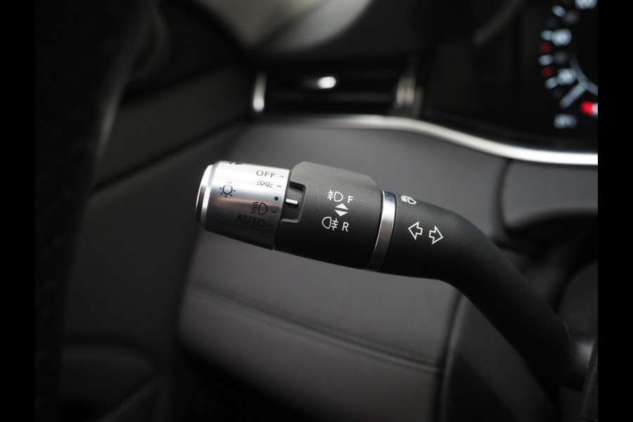 Land Rover Range Rover Evoque 1.5 P300e AWD SE | Panoramadak | Leder | Trekhaak | 360 | Memory | Keyless | Virtual | Dodehoek | Carplay