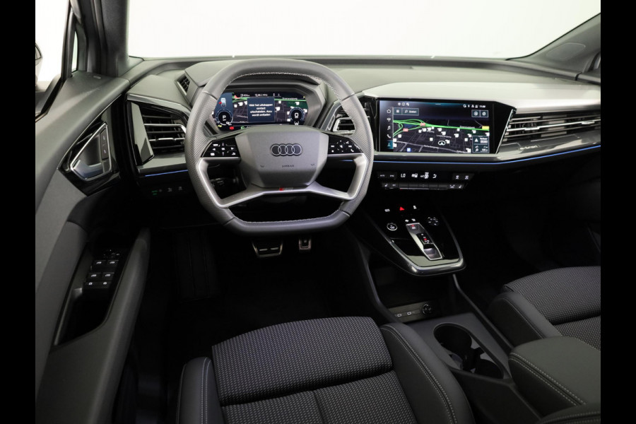 Audi Q4 e-tron 45 S edition Competition e-tron 82 kWh 286 pk | Assistentiepakket plus | Comfortpakket | Ambient lichtpakket | Optiekpakket zwart plus | 20 inch Lichtmetalen velgen