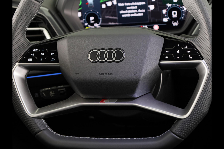 Audi Q4 e-tron 45 S edition Competition e-tron 82 kWh 286 pk | Assistentiepakket plus | Comfortpakket | Ambient lichtpakket | Optiekpakket zwart plus | 20 inch Lichtmetalen velgen