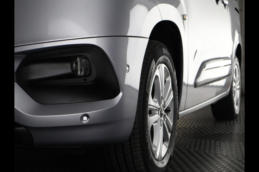 Toyota PROACE CITY Verso 1.2 Turbo Dynamic Automaat | Trekhaak | Parkeersensoren | Navigatie | Dode hoek detectie | Stoelverwarming