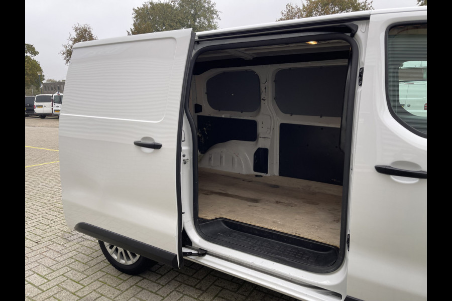 Opel Vivaro 2.0 CDTI 122pk L2H1 Edition nieuwe type / vaste prijs rijklaar € 12.950 ex btw / lease vanaf € 256 / airco / cruie / navi / camera / pdc / trekhaak 2500 kg !