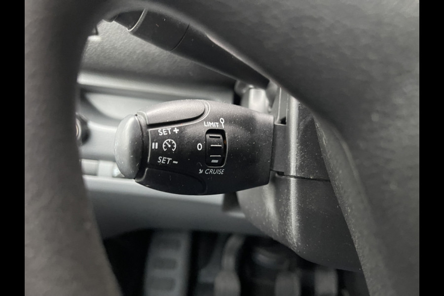 Opel Vivaro 2.0 CDTI 122pk L2H1 Edition nieuwe type / vaste prijs rijklaar € 12.950 ex btw / lease vanaf € 256 / airco / cruie / navi / camera / pdc / trekhaak 2500 kg !