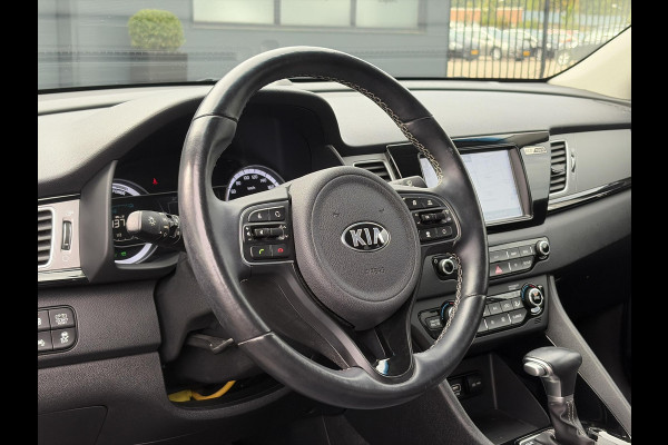 Kia Niro 1.6 GDi Hybrid ExecutiveLine ✓1e Eigenaar✓Trekhaak✓Draadloze telefoonlader✓Camera✓Stoelverw✓Stuurverw✓Stoelverkoeling✓Keyless✓Carplay✓Navi✓Clima✓Cruise✓Leder✓Pdc V+A✓Dodehoeksensor✓18''Lm velgen✓Memorystoelen✓N.A.P✓Apk tot 07-2027