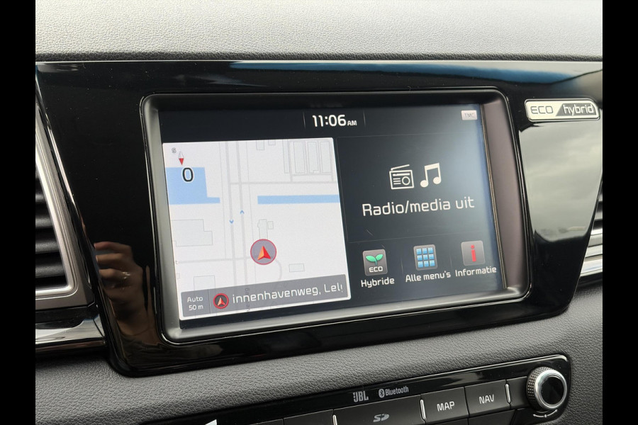 Kia Niro 1.6 GDi Hybrid ExecutiveLine ✓1e Eigenaar✓Trekhaak✓Draadloze telefoonlader✓Camera✓Stoelverw✓Stuurverw✓Stoelverkoeling✓Keyless✓Carplay✓Navi✓Clima✓Cruise✓Leder✓Pdc V+A✓Dodehoeksensor✓18''Lm velgen✓Memorystoelen✓N.A.P✓Apk tot 07-2027