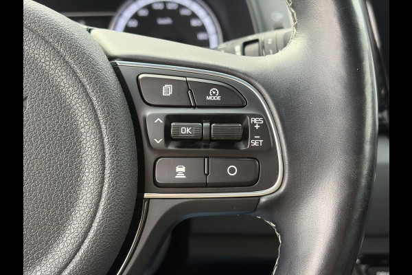 Kia Niro 1.6 GDi Hybrid ExecutiveLine ✓1e Eigenaar✓Trekhaak✓Draadloze telefoonlader✓Camera✓Stoelverw✓Stuurverw✓Stoelverkoeling✓Keyless✓Carplay✓Navi✓Clima✓Cruise✓Leder✓Pdc V+A✓Dodehoeksensor✓18''Lm velgen✓Memorystoelen✓N.A.P✓Apk tot 07-2027