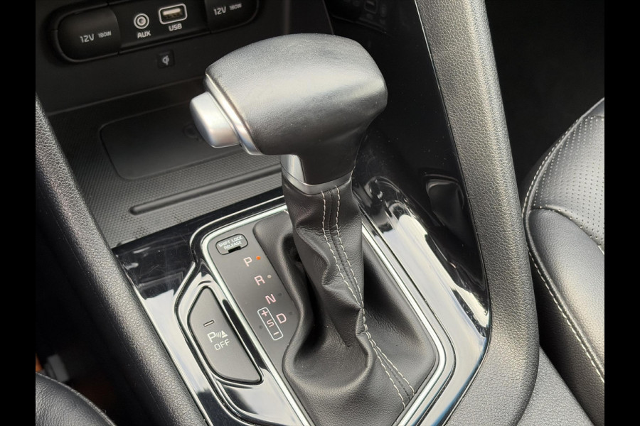 Kia Niro 1.6 GDi Hybrid ExecutiveLine ✓1e Eigenaar✓Trekhaak✓Draadloze telefoonlader✓Camera✓Stoelverw✓Stuurverw✓Stoelverkoeling✓Keyless✓Carplay✓Navi✓Clima✓Cruise✓Leder✓Pdc V+A✓Dodehoeksensor✓18''Lm velgen✓Memorystoelen✓N.A.P✓Apk tot 07-2027
