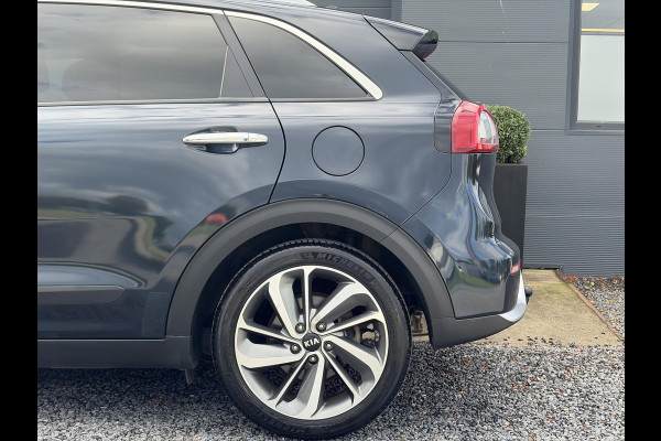 Kia Niro 1.6 GDi Hybrid ExecutiveLine ✓1e Eigenaar✓Trekhaak✓Draadloze telefoonlader✓Camera✓Stoelverw✓Stuurverw✓Stoelverkoeling✓Keyless✓Carplay✓Navi✓Clima✓Cruise✓Leder✓Pdc V+A✓Dodehoeksensor✓18''Lm velgen✓Memorystoelen✓N.A.P✓Apk tot 07-2027