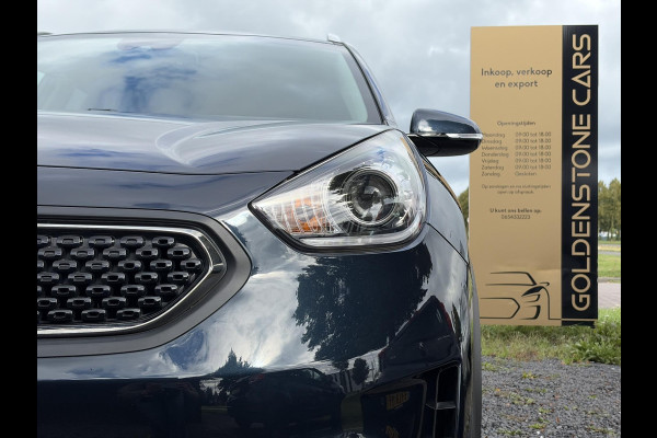 Kia Niro 1.6 GDi Hybrid ExecutiveLine ✓1e Eigenaar✓Trekhaak✓Draadloze telefoonlader✓Camera✓Stoelverw✓Stuurverw✓Stoelverkoeling✓Keyless✓Carplay✓Navi✓Clima✓Cruise✓Leder✓Pdc V+A✓Dodehoeksensor✓18''Lm velgen✓Memorystoelen✓N.A.P✓Apk tot 07-2027