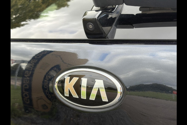 Kia Niro 1.6 GDi Hybrid ExecutiveLine ✓1e Eigenaar✓Trekhaak✓Draadloze telefoonlader✓Camera✓Stoelverw✓Stuurverw✓Stoelverkoeling✓Keyless✓Carplay✓Navi✓Clima✓Cruise✓Leder✓Pdc V+A✓Dodehoeksensor✓18''Lm velgen✓Memorystoelen✓N.A.P✓Apk tot 07-2027