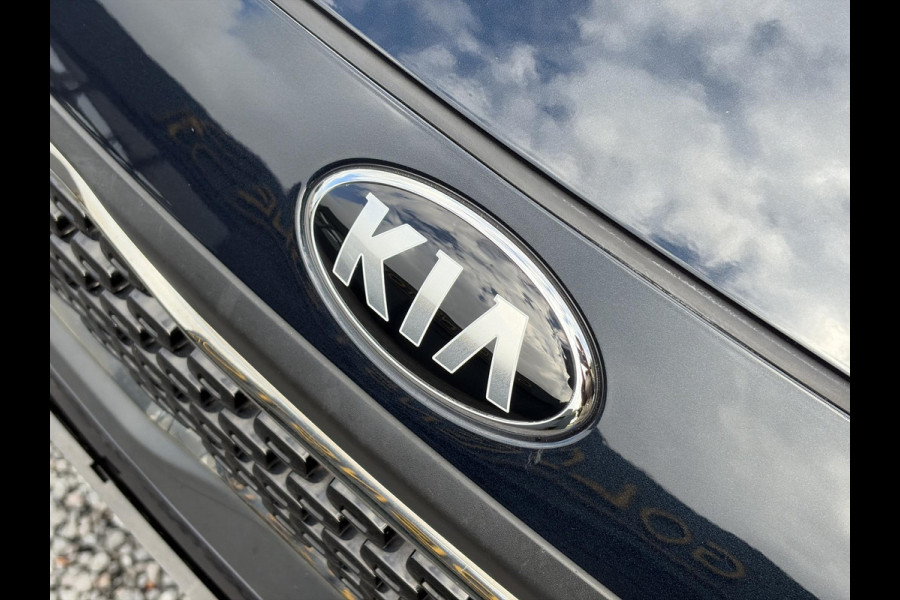 Kia Niro 1.6 GDi Hybrid ExecutiveLine ✓1e Eigenaar✓Trekhaak✓Draadloze telefoonlader✓Camera✓Stoelverw✓Stuurverw✓Stoelverkoeling✓Keyless✓Carplay✓Navi✓Clima✓Cruise✓Leder✓Pdc V+A✓Dodehoeksensor✓18''Lm velgen✓Memorystoelen✓N.A.P✓Apk tot 07-2027