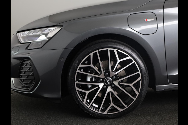 Audi A3 Sportback S edition 40 TFSI e 204 pk | Comfortpakket plus |  Lichtpakket plus ambient light | Trekhaak | S-int. zwart leder-kunstleder |