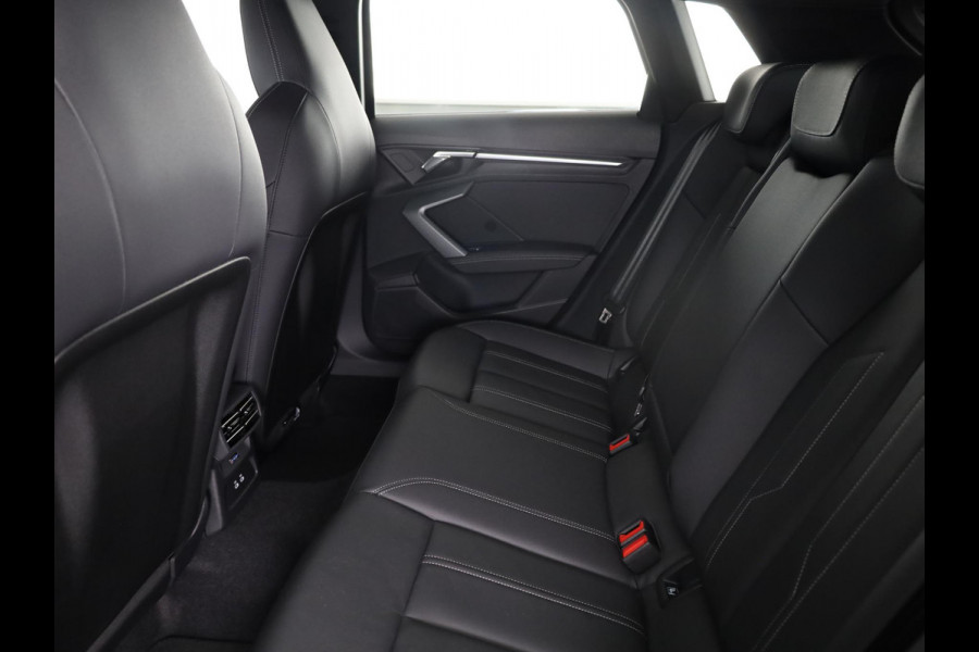 Audi A3 Sportback S edition 40 TFSI e 204 pk | Comfortpakket plus |  Lichtpakket plus ambient light | Trekhaak | S-int. zwart leder-kunstleder |