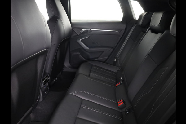 Audi A3 Sportback S edition 40 TFSI e 204 pk | Comfortpakket plus |  Lichtpakket plus ambient light | Trekhaak | S-int. zwart leder-kunstleder |