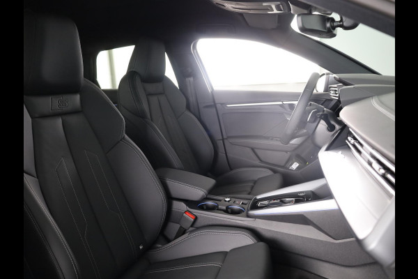 Audi A3 Sportback S edition 40 TFSI e 204 pk | Comfortpakket plus |  Lichtpakket plus ambient light | Trekhaak | S-int. zwart leder-kunstleder |