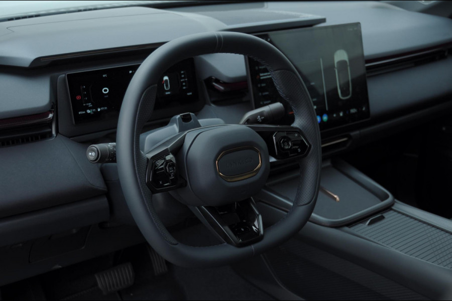 Lynk & Co 08 350PK Automaat More / 200km elektrisch / Stoelventilatie / Massage / Adaptieve cruise control / Panoramadak / Stoelverwarming / Harman Kardon audio / Apple carplay / Parkeersensoren met 360 camera / Elektrische stoelen / BLIS