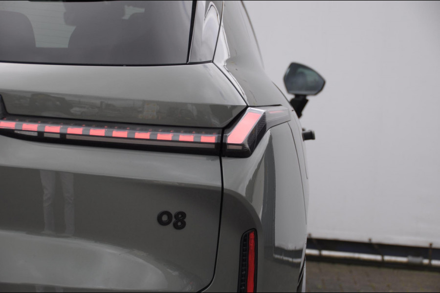 Lynk & Co 08 350PK Automaat More / 200km elektrisch / Stoelventilatie / Massage / Adaptieve cruise control / Panoramadak / Stoelverwarming / Harman Kardon audio / Apple carplay / Parkeersensoren met 360 camera / Elektrische stoelen / BLIS