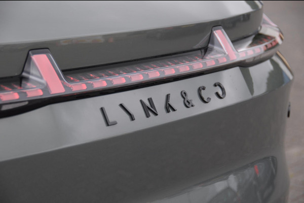 Lynk & Co 08 350PK Automaat More / 200km elektrisch / Stoelventilatie / Massage / Adaptieve cruise control / Panoramadak / Stoelverwarming / Harman Kardon audio / Apple carplay / Parkeersensoren met 360 camera / Elektrische stoelen / BLIS