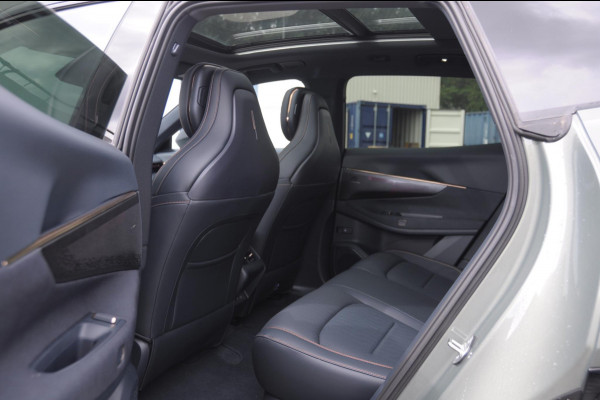 Lynk & Co 08 350PK Automaat More / 200km elektrisch / Stoelventilatie / Massage / Adaptieve cruise control / Panoramadak / Stoelverwarming / Harman Kardon audio / Apple carplay / Parkeersensoren met 360 camera / Elektrische stoelen / BLIS