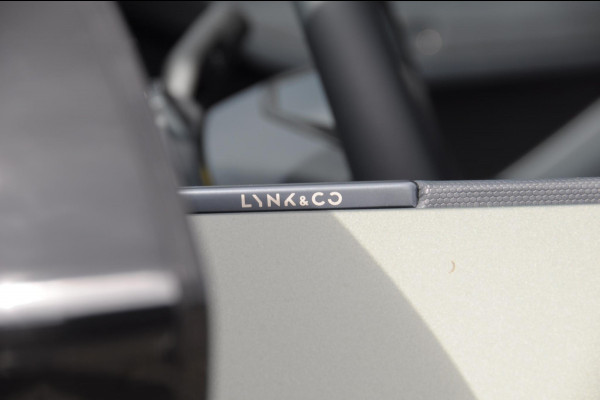Lynk & Co 08 350PK Automaat More / 200km elektrisch / Stoelventilatie / Massage / Adaptieve cruise control / Panoramadak / Stoelverwarming / Harman Kardon audio / Apple carplay / Parkeersensoren met 360 camera / Elektrische stoelen / BLIS