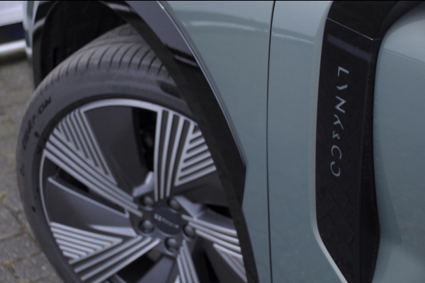 Lynk & Co 08 350PK Automaat More / 200km elektrisch / Stoelventilatie / Massage / Adaptieve cruise control / Panoramadak / Stoelverwarming / Harman Kardon audio / Apple carplay / Parkeersensoren met 360 camera / Elektrische stoelen / BLIS