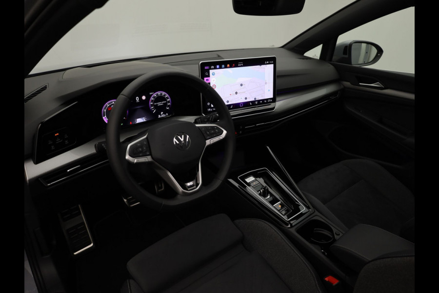 Volkswagen Golf 1.5 eTSI 50 Edition | Panodak | Trekhaak wegkl. | Stoelgeheugen | Side Assist | Head Up | IQ Light | Prijs Rijklaar!!