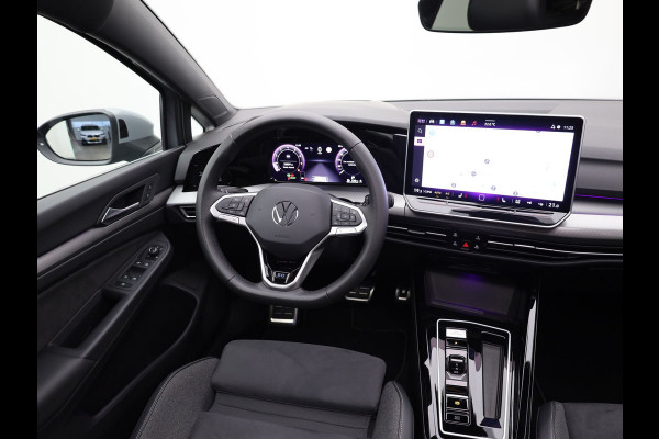 Volkswagen Golf 1.5 eTSI 50 Edition | Panodak | Trekhaak wegkl. | Stoelgeheugen | Side Assist | Head Up | IQ Light | Prijs Rijklaar!!