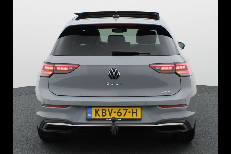 Volkswagen Golf 1.5 eTSI 50 Edition | Panodak | Trekhaak wegkl. | Stoelgeheugen | Side Assist | Head Up | IQ Light | Prijs Rijklaar!!