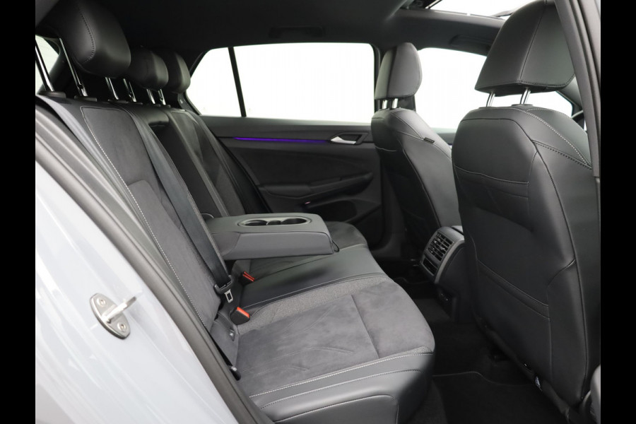 Volkswagen Golf 1.5 eTSI 50 Edition | Panodak | Trekhaak wegkl. | Stoelgeheugen | Side Assist | Head Up | IQ Light | Prijs Rijklaar!!