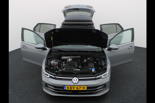 Volkswagen Golf 1.5 eTSI 50 Edition | Panodak | Trekhaak wegkl. | Stoelgeheugen | Side Assist | Head Up | IQ Light | Prijs Rijklaar!!