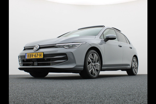 Volkswagen Golf 1.5 eTSI 50 Edition | Panodak | Trekhaak wegkl. | Stoelgeheugen | Side Assist | Head Up | IQ Light | Prijs Rijklaar!!