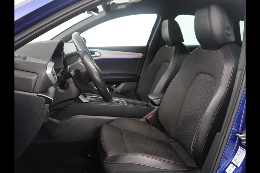 Seat Leon Sportstourer 1.5 eTSI FR Business Intense | Half Leder | Adaptive cruise | Park assist | Navigatie | Carplay | Climate control | Sfeerverlichting |