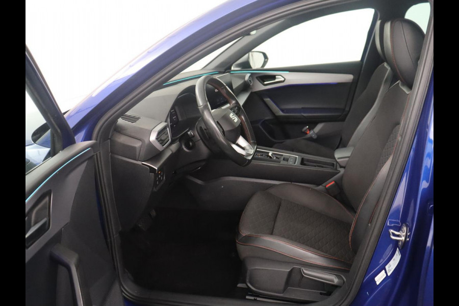 Seat Leon Sportstourer 1.5 eTSI FR Business Intense | Half Leder | Adaptive cruise | Park assist | Navigatie | Carplay | Climate control | Sfeerverlichting |