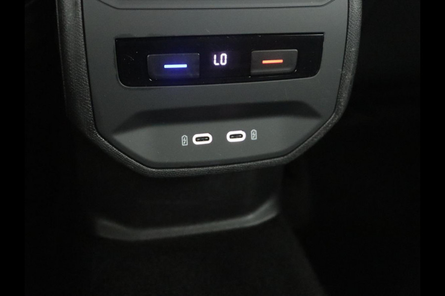 Seat Leon Sportstourer 1.5 eTSI FR Business Intense | Half Leder | Adaptive cruise | Park assist | Navigatie | Carplay | Climate control | Sfeerverlichting |