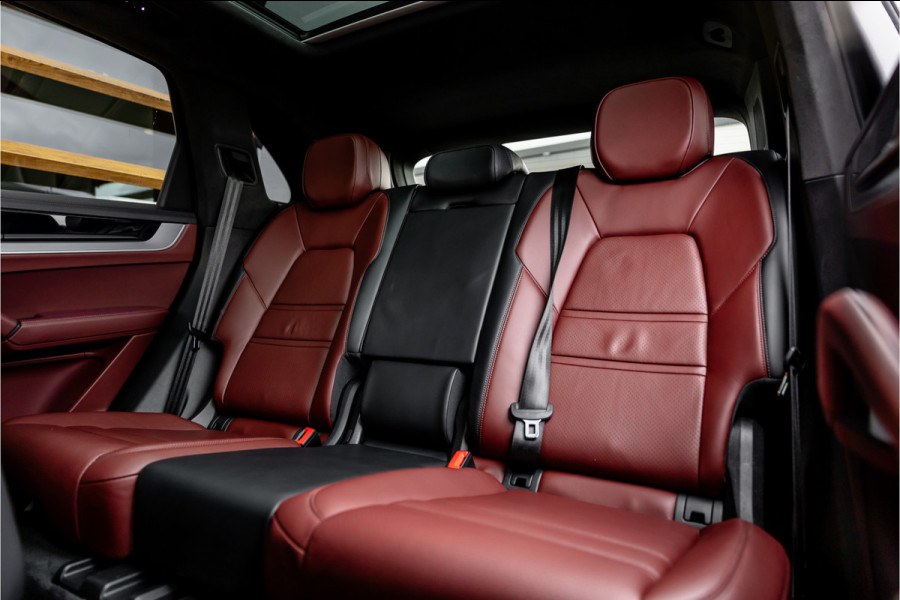 Porsche Cayenne 4.0 Turbo E-Hybrid - Sport Chrono + | Panorama | Bose | Stoelkoeling | Luchtvering