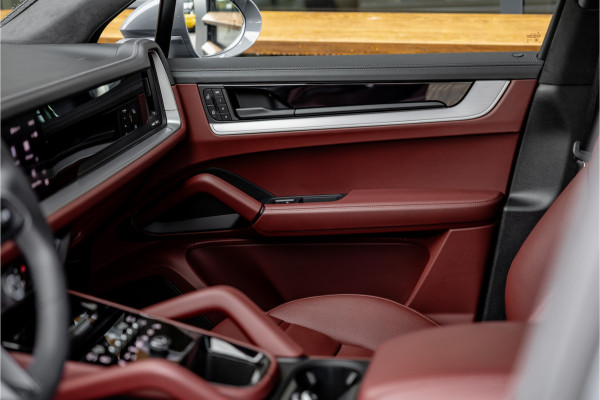 Porsche Cayenne 4.0 Turbo E-Hybrid - Sport Chrono + | Panorama | Bose | Stoelkoeling | Luchtvering