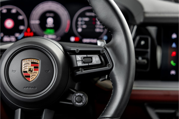 Porsche Cayenne 4.0 Turbo E-Hybrid - Sport Chrono + | Panorama | Bose | Stoelkoeling | Luchtvering