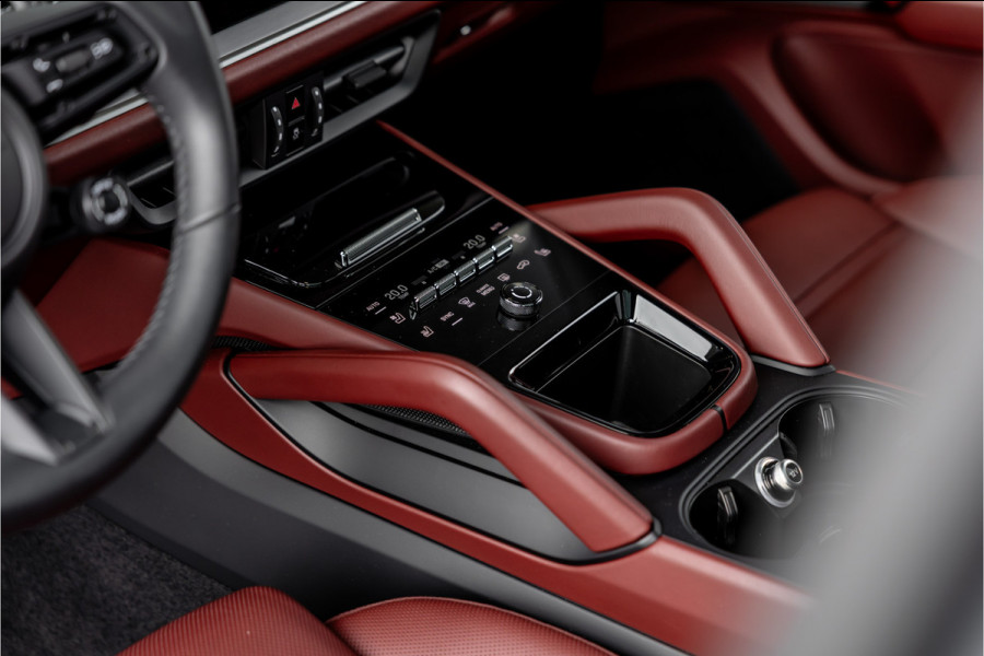 Porsche Cayenne 4.0 Turbo E-Hybrid - Sport Chrono + | Panorama | Bose | Stoelkoeling | Luchtvering