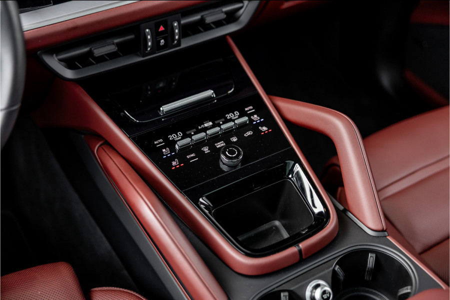 Porsche Cayenne 4.0 Turbo E-Hybrid - Sport Chrono + | Panorama | Bose | Stoelkoeling | Luchtvering