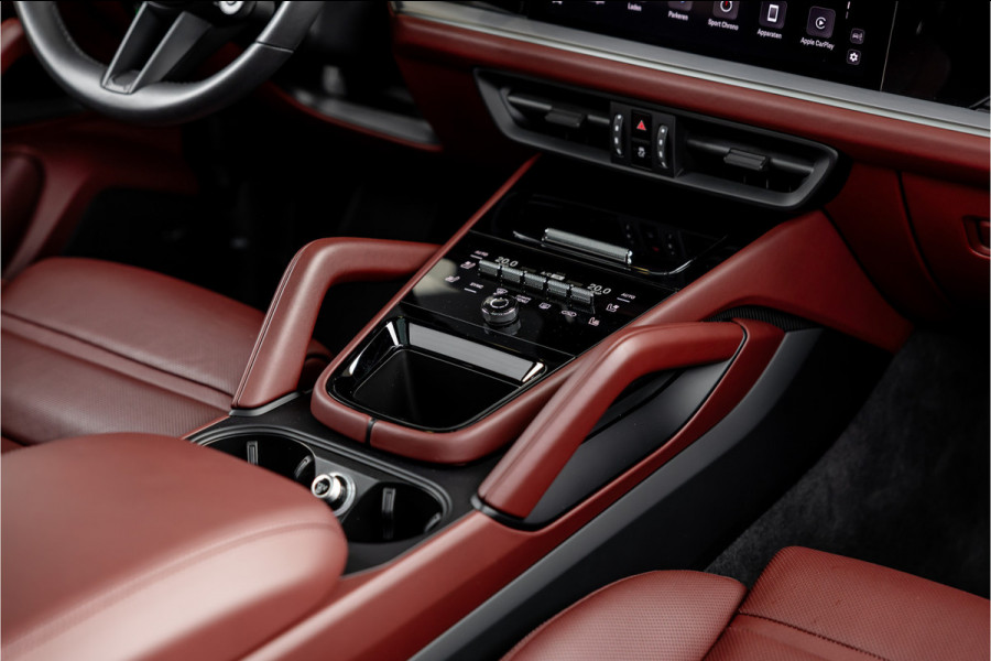 Porsche Cayenne 4.0 Turbo E-Hybrid - Sport Chrono + | Panorama | Bose | Stoelkoeling | Luchtvering