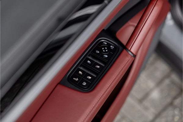 Porsche Cayenne 4.0 Turbo E-Hybrid - Sport Chrono + | Panorama | Bose | Stoelkoeling | Luchtvering