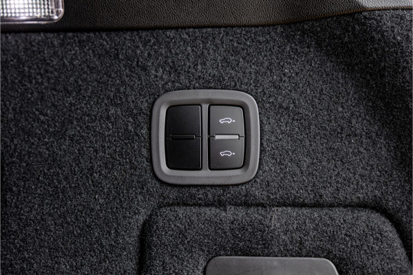 Porsche Cayenne 4.0 Turbo E-Hybrid - Sport Chrono + | Panorama | Bose | Stoelkoeling | Luchtvering